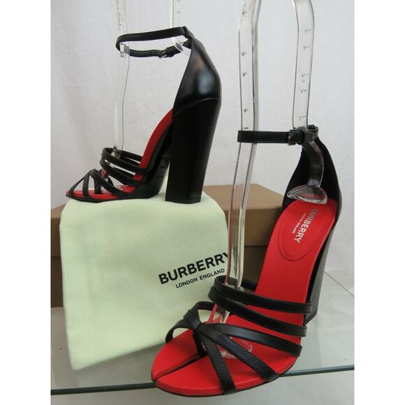 NIB BURBERRY HOVE BLACK LEATHER BUCKLE ANKLE STRAP THONG SANDALS PUMPS 38 ITALY - Picture 1 of 12
